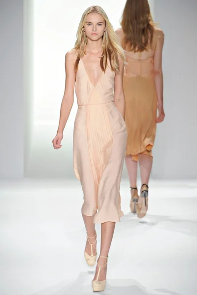 Look 8